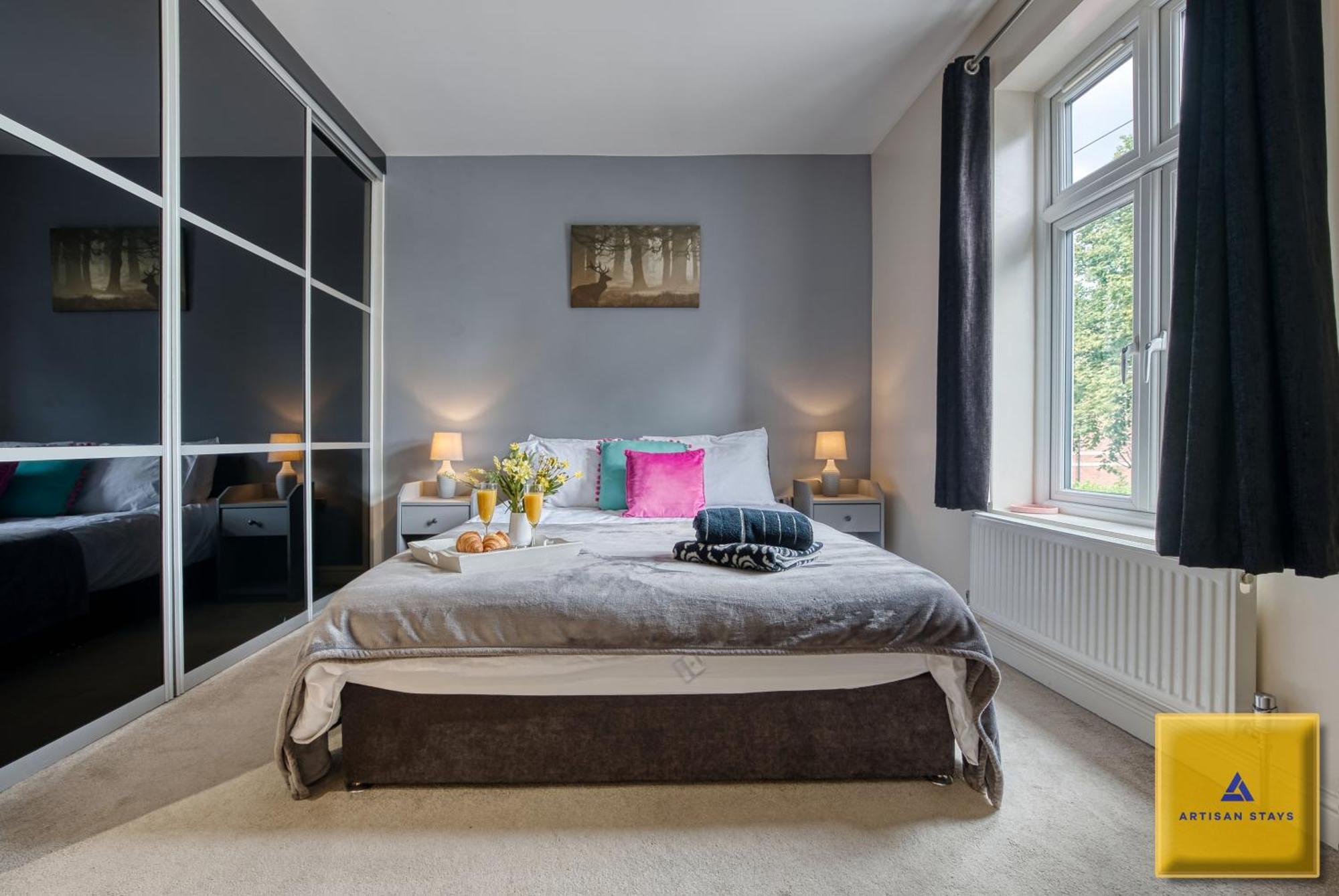 4 Bedroom, 6 Beds, 3 Bathrooms, Near Nec & Birmingham Airport, Business, Contractor And Family Friendly, Free Wi-Fi, Free Parking Coventry Dış mekan fotoğraf